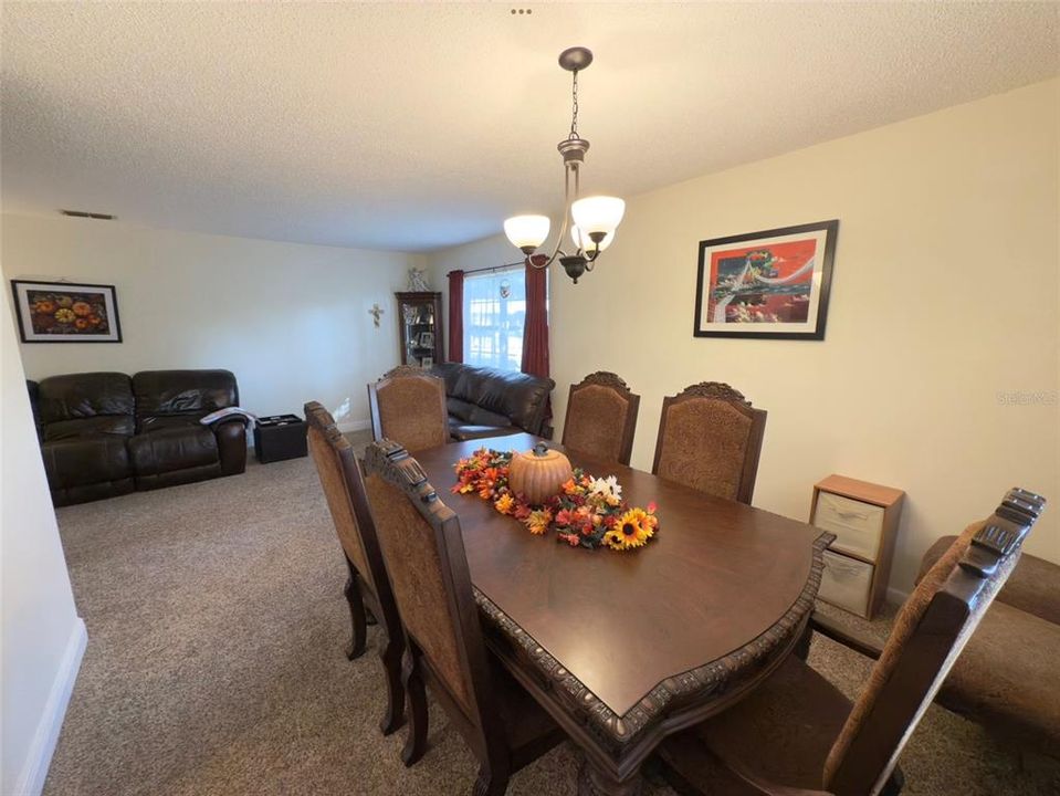 Active With Contract: $335,000 (3 beds, 2 baths, 1500 Square Feet)