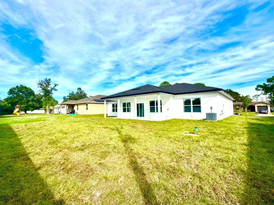 For Sale: $374,990 (4 beds, 3 baths, 1894 Square Feet)