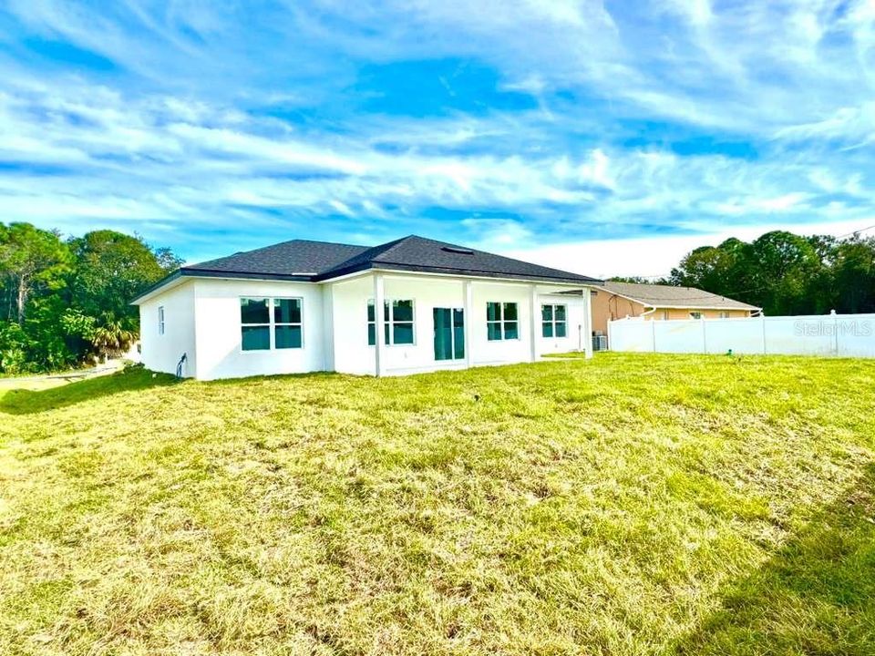 For Sale: $374,990 (4 beds, 3 baths, 1894 Square Feet)