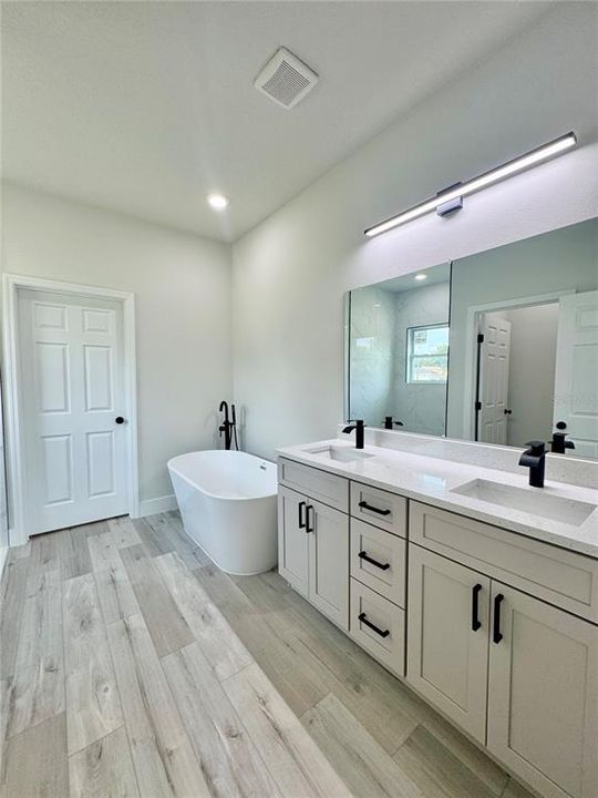 For Sale: $374,990 (4 beds, 3 baths, 1894 Square Feet)