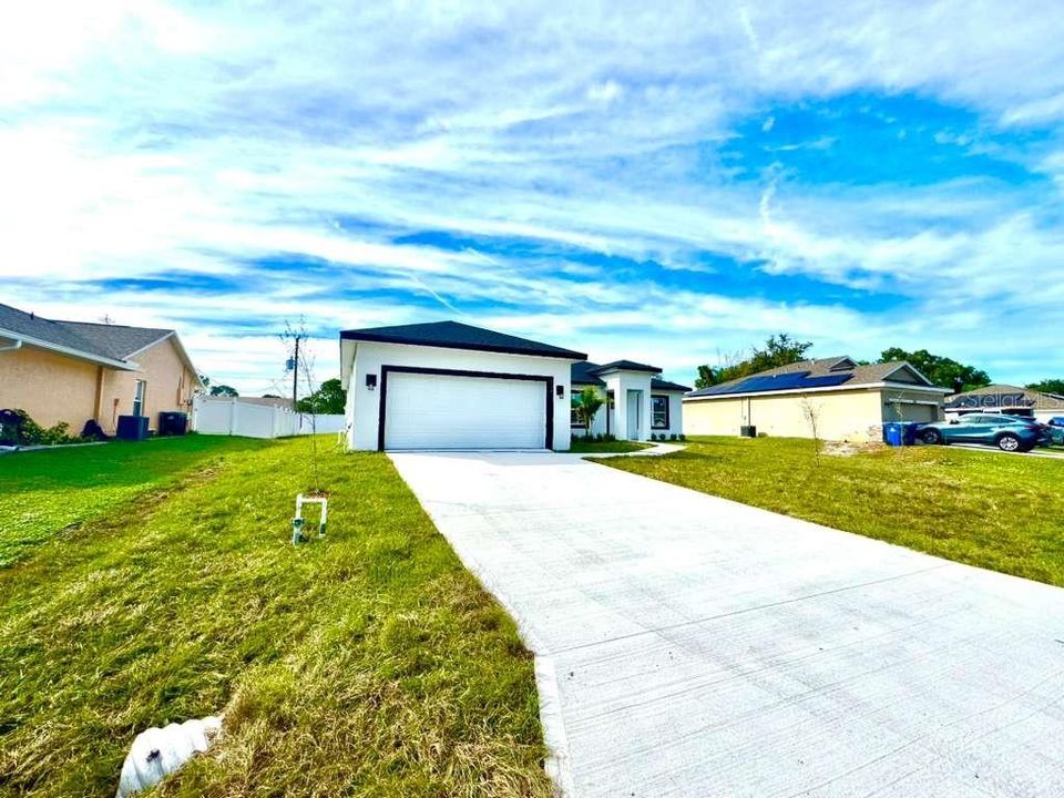 For Sale: $374,990 (4 beds, 3 baths, 1894 Square Feet)