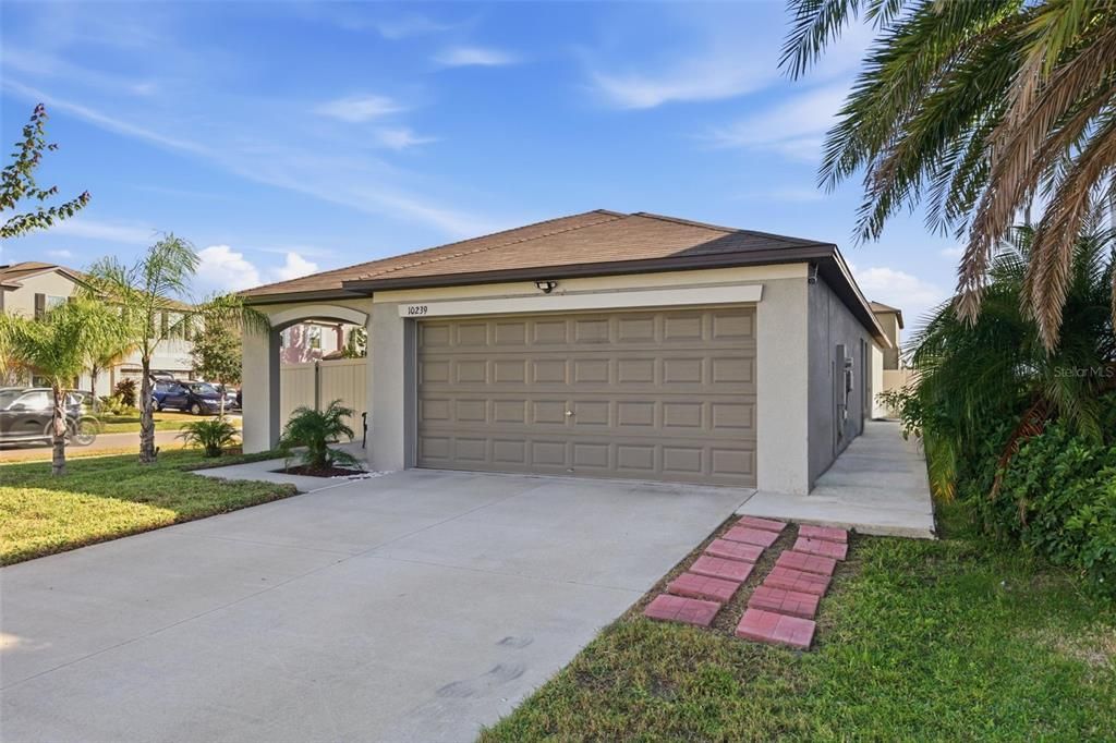 На продажу: $350,000 (3 спален, 2 ванн, 1451 Квадратных фут)