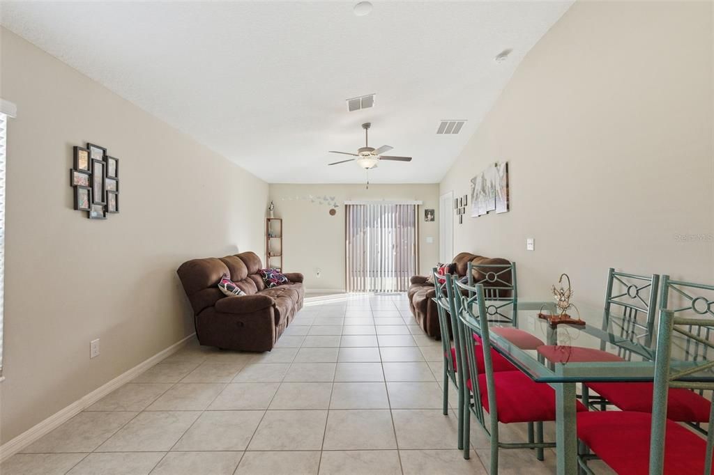 На продажу: $350,000 (3 спален, 2 ванн, 1451 Квадратных фут)