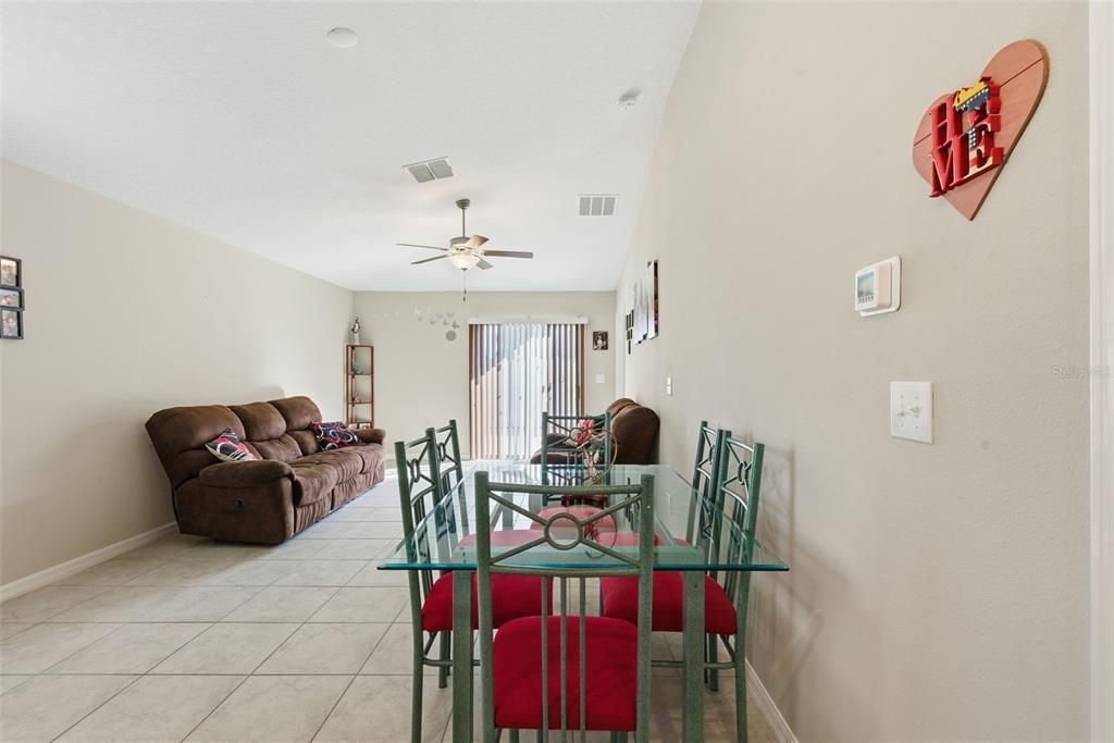 На продажу: $350,000 (3 спален, 2 ванн, 1451 Квадратных фут)