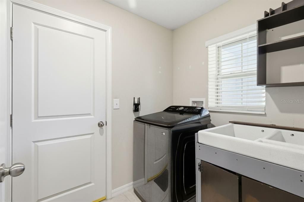 На продажу: $350,000 (3 спален, 2 ванн, 1451 Квадратных фут)