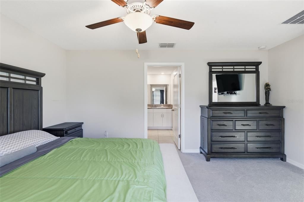 На продажу: $350,000 (3 спален, 2 ванн, 1451 Квадратных фут)