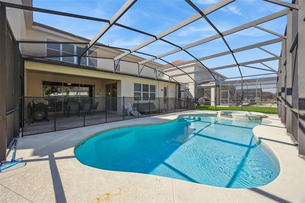 For Sale: $1,150,000 (13 beds, 10 baths, 5448 Square Feet)