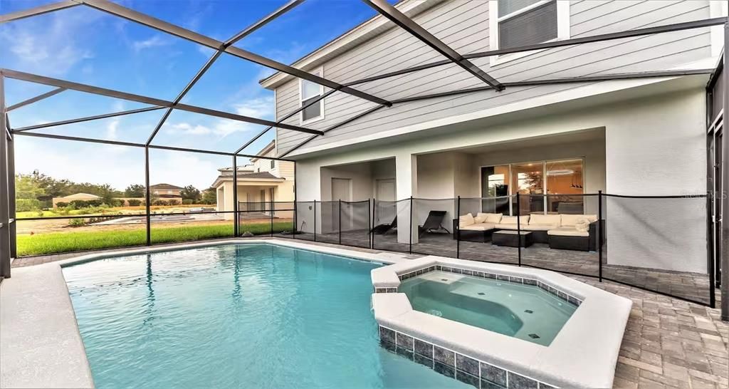 For Sale: $549,000 (7 beds, 5 baths, 3154 Square Feet)