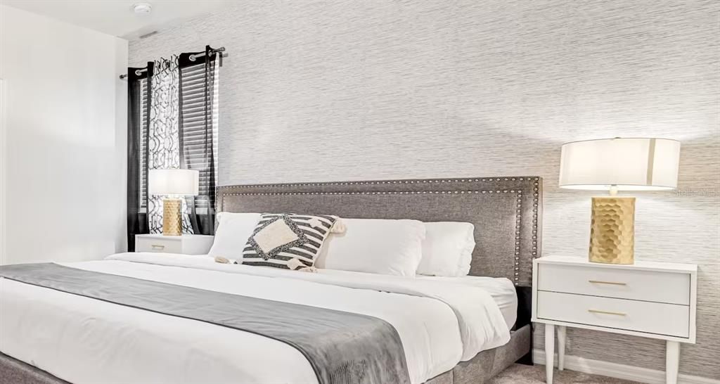 For Sale: $549,000 (7 beds, 5 baths, 3154 Square Feet)