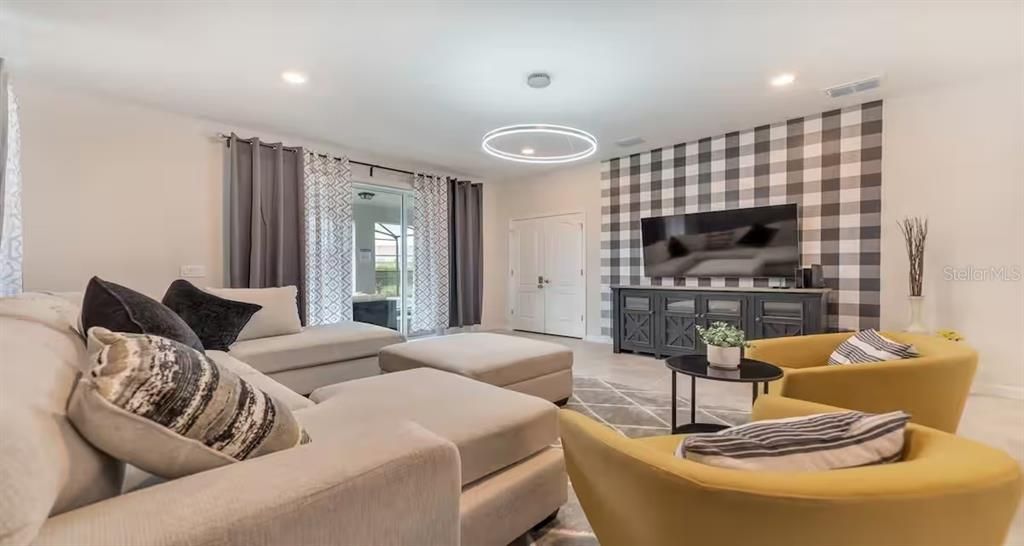 For Sale: $549,000 (7 beds, 5 baths, 3154 Square Feet)