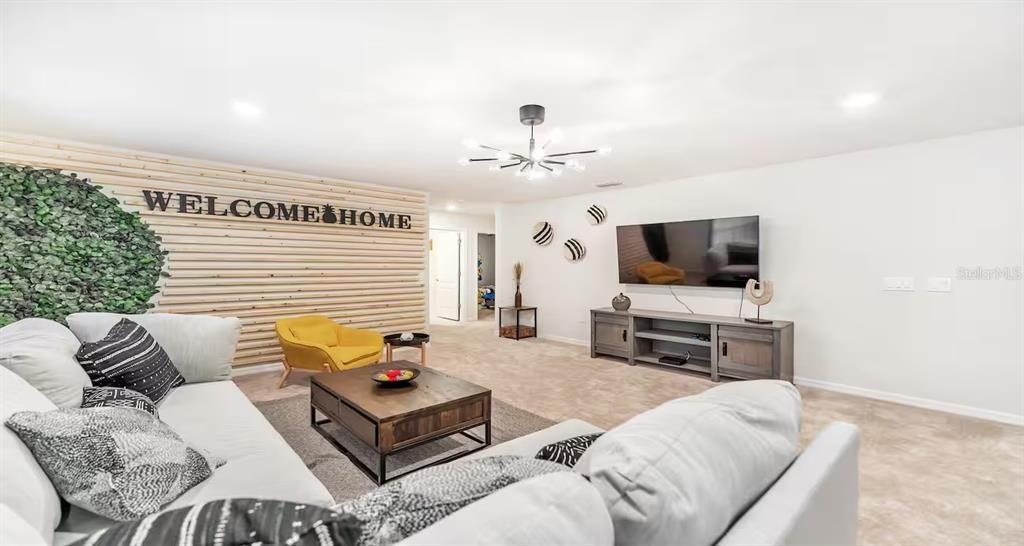 For Sale: $549,000 (7 beds, 5 baths, 3154 Square Feet)