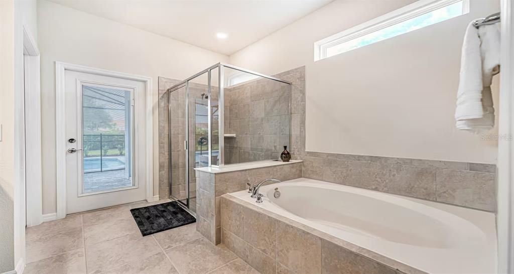 For Sale: $549,000 (7 beds, 5 baths, 3154 Square Feet)