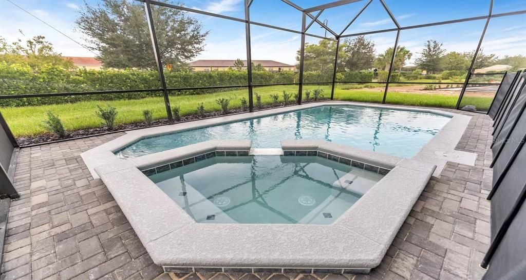 For Sale: $549,000 (7 beds, 5 baths, 3154 Square Feet)