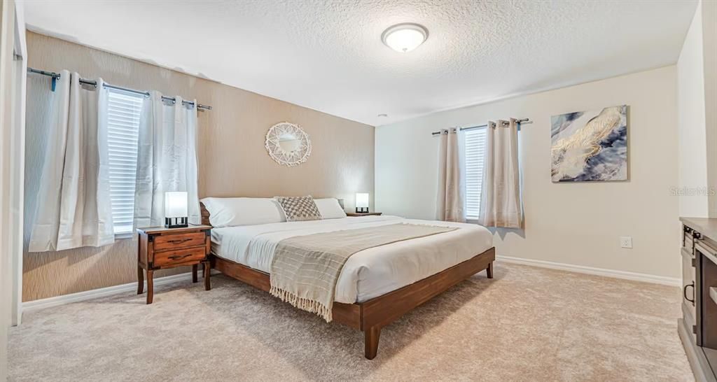 For Sale: $549,000 (7 beds, 5 baths, 3154 Square Feet)