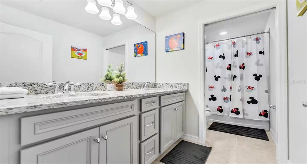 For Sale: $549,000 (7 beds, 5 baths, 3154 Square Feet)