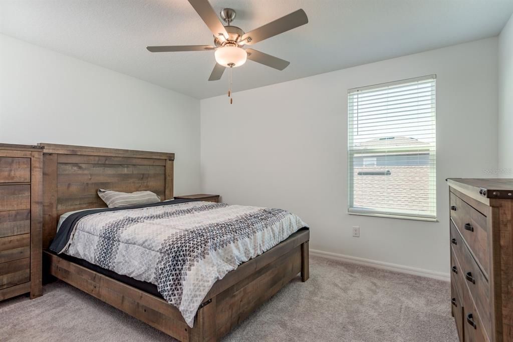 For Sale: $445,000 (5 beds, 2 baths, 2389 Square Feet)