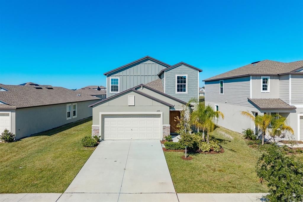 For Sale: $445,000 (5 beds, 2 baths, 2389 Square Feet)