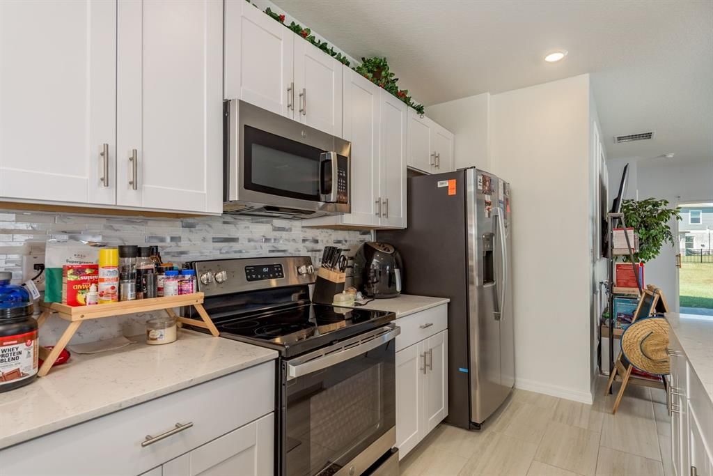 For Sale: $445,000 (5 beds, 2 baths, 2389 Square Feet)