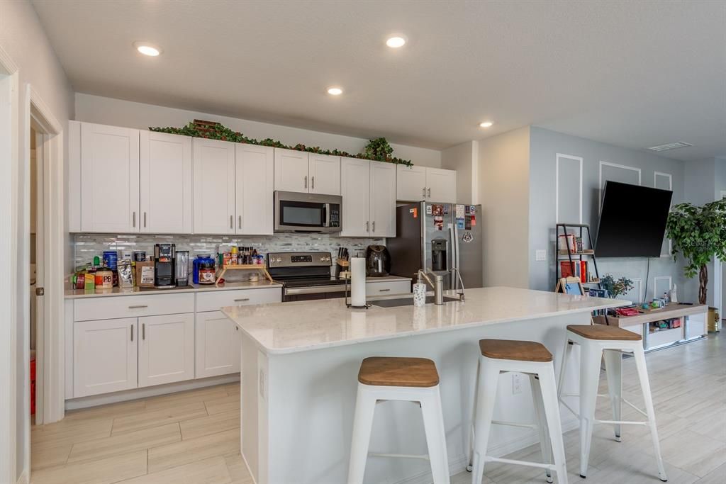 For Sale: $445,000 (5 beds, 2 baths, 2389 Square Feet)