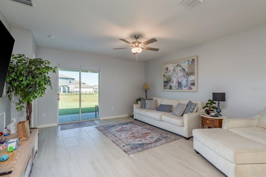 For Sale: $445,000 (5 beds, 2 baths, 2389 Square Feet)