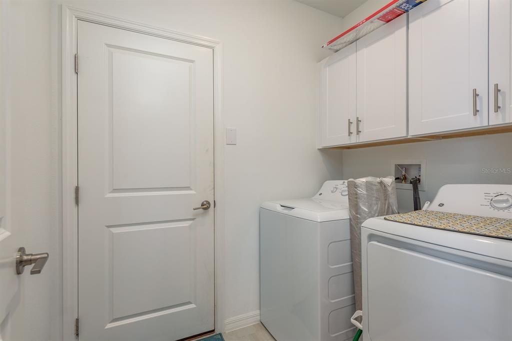 For Sale: $445,000 (5 beds, 2 baths, 2389 Square Feet)