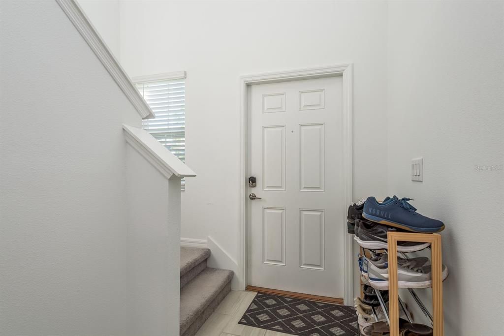 For Sale: $445,000 (5 beds, 2 baths, 2389 Square Feet)