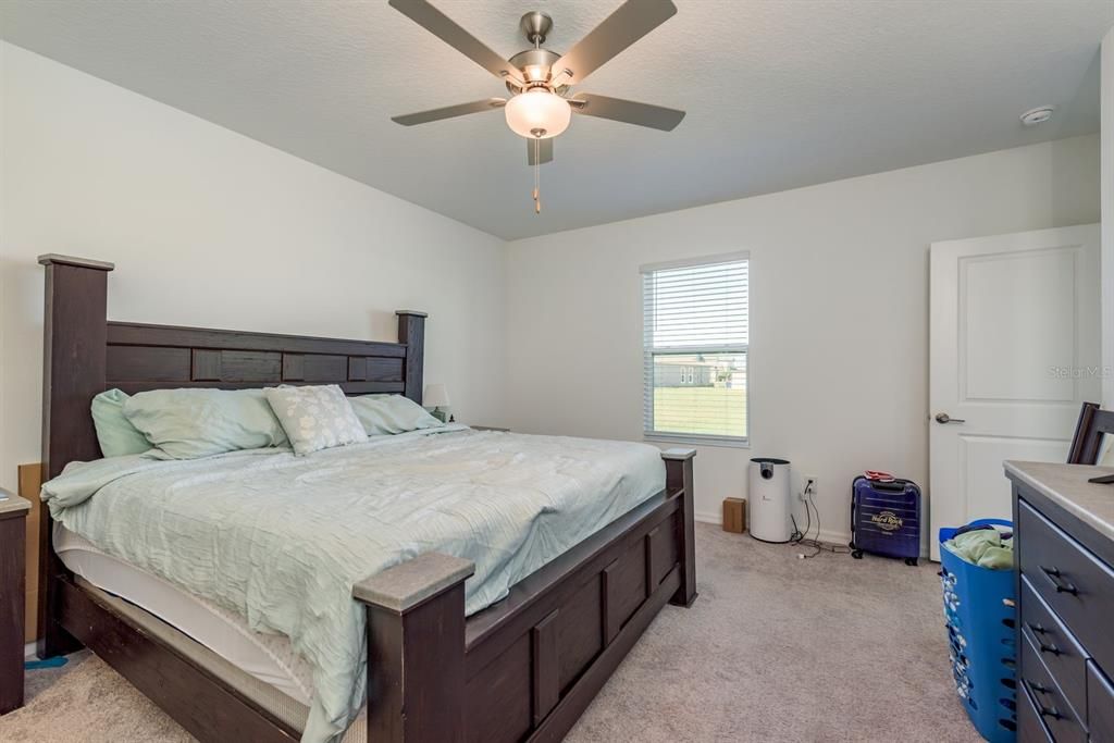 For Sale: $445,000 (5 beds, 2 baths, 2389 Square Feet)