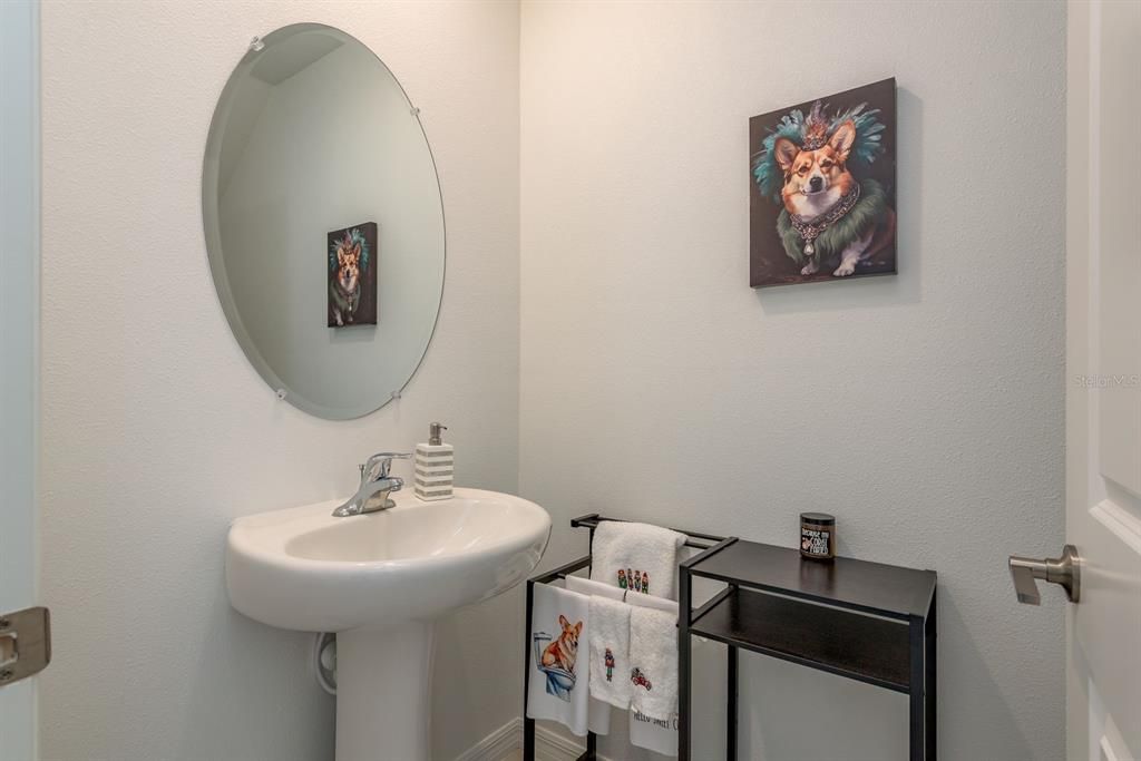 For Sale: $445,000 (5 beds, 2 baths, 2389 Square Feet)