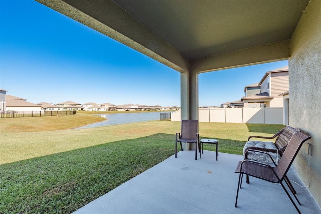 For Sale: $445,000 (5 beds, 2 baths, 2389 Square Feet)