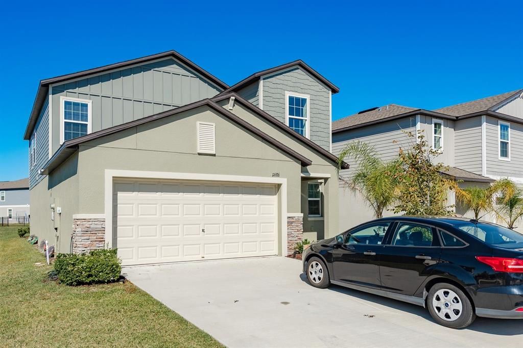 For Sale: $445,000 (5 beds, 2 baths, 2389 Square Feet)