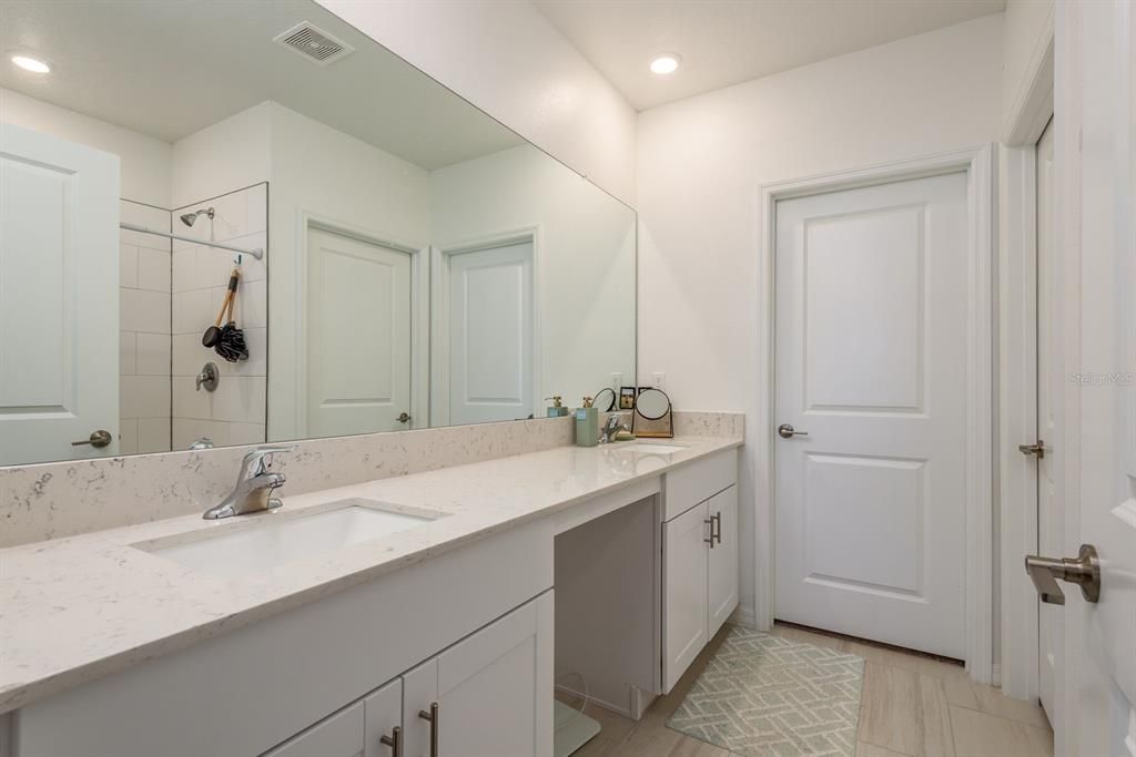 For Sale: $445,000 (5 beds, 2 baths, 2389 Square Feet)