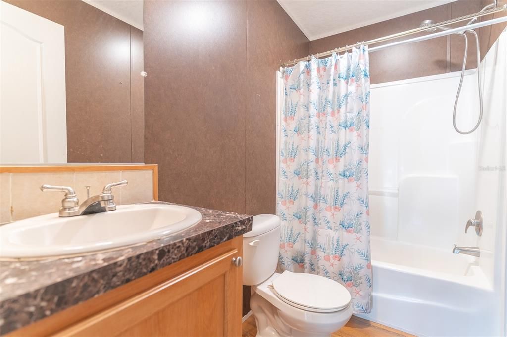 待售: $215,000 (3 贝兹, 2 浴室, 1152 平方英尺)