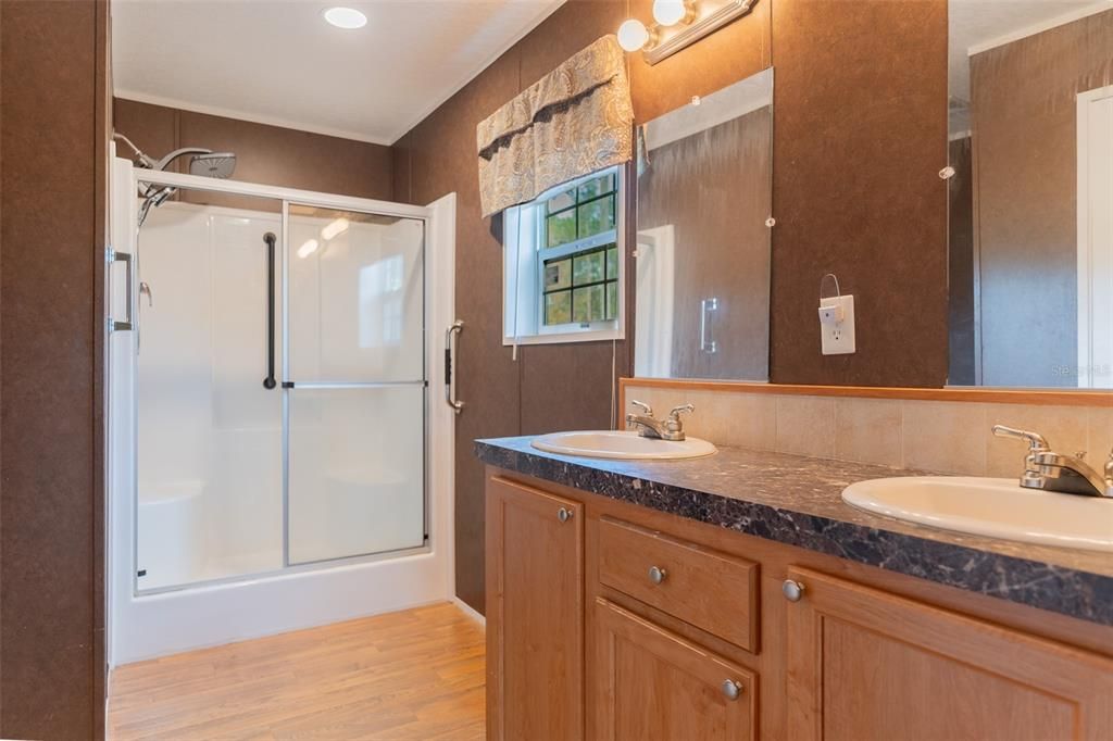 待售: $215,000 (3 贝兹, 2 浴室, 1152 平方英尺)