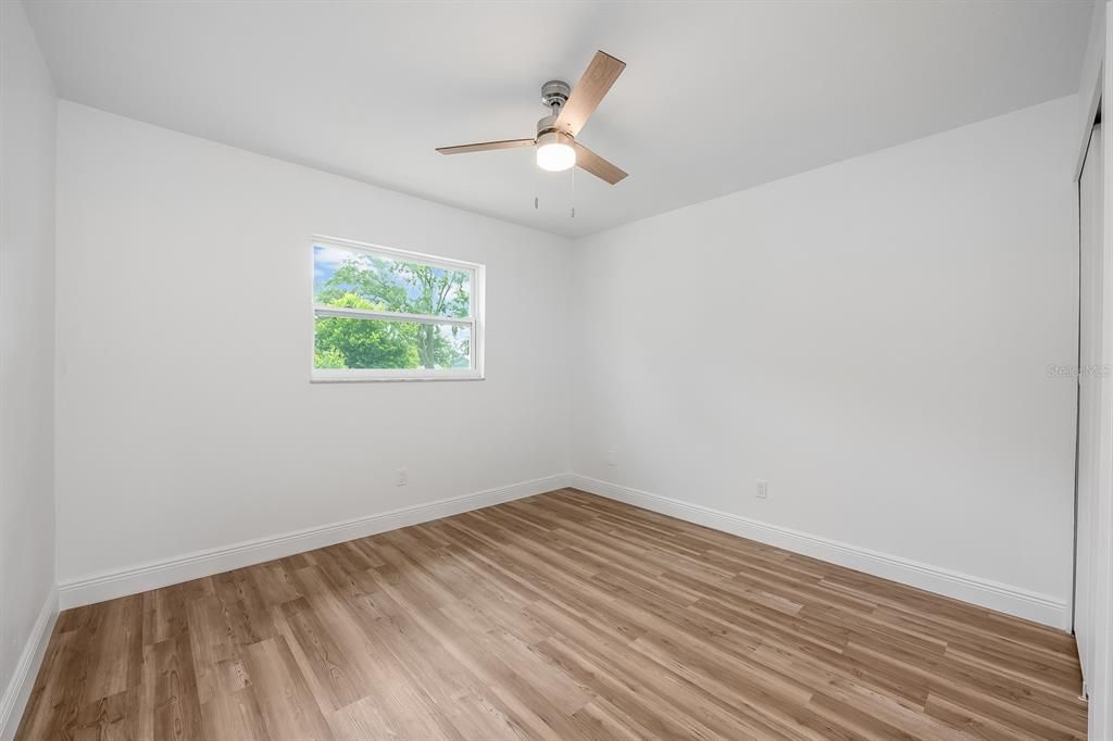 For Sale: $325,000 (3 beds, 1 baths, 1300 Square Feet)