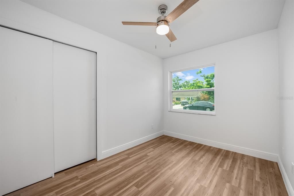 For Sale: $325,000 (3 beds, 1 baths, 1300 Square Feet)