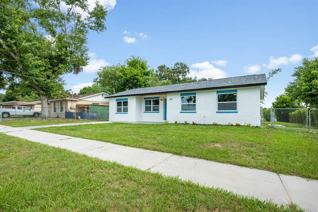 For Sale: $325,000 (3 beds, 1 baths, 1300 Square Feet)