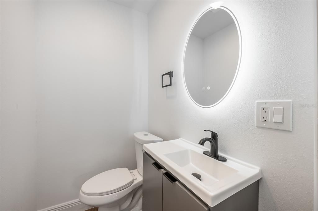 For Sale: $325,000 (3 beds, 1 baths, 1300 Square Feet)