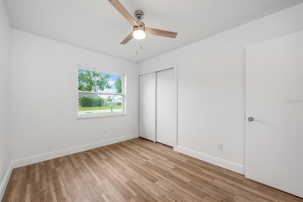 For Sale: $325,000 (3 beds, 1 baths, 1300 Square Feet)