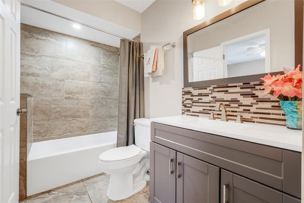 For Sale: $374,900 (2 beds, 2 baths, 1420 Square Feet)