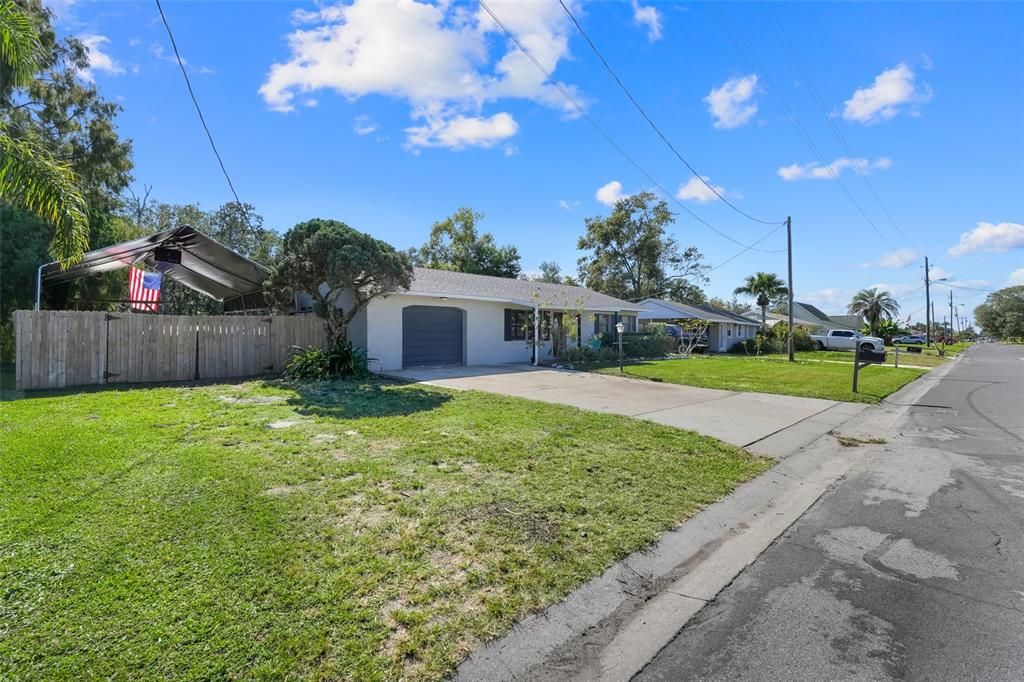 For Sale: $374,900 (2 beds, 2 baths, 1420 Square Feet)