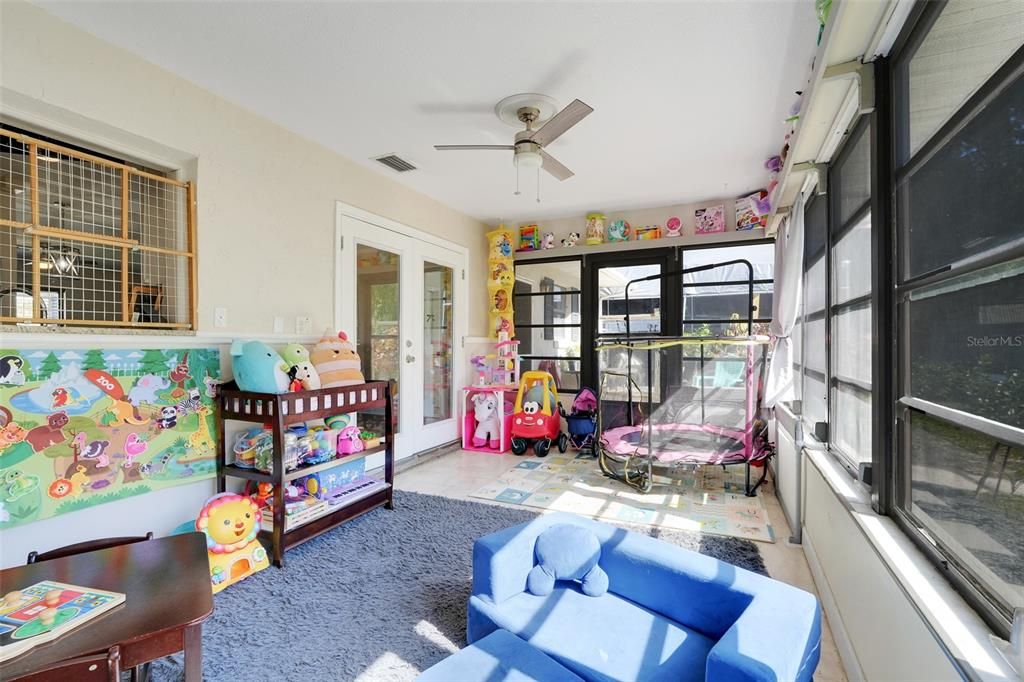 For Sale: $374,900 (2 beds, 2 baths, 1420 Square Feet)