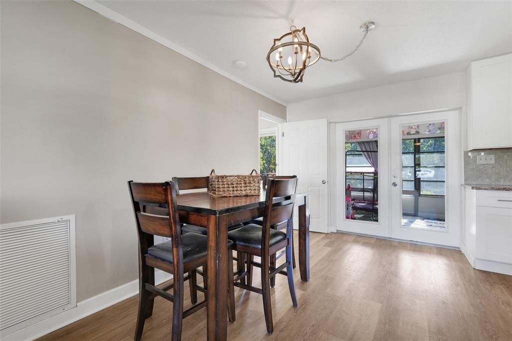 For Sale: $374,900 (2 beds, 2 baths, 1420 Square Feet)