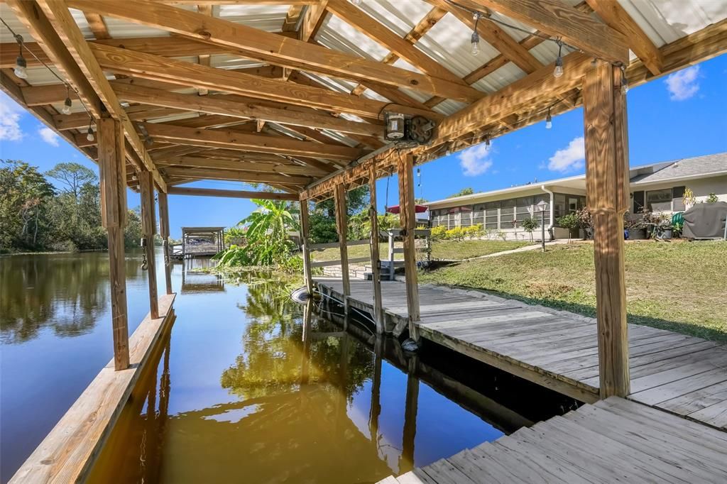 For Sale: $374,900 (2 beds, 2 baths, 1420 Square Feet)