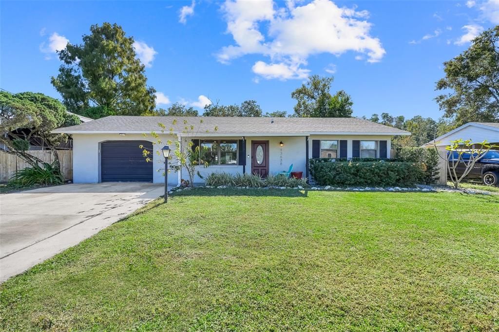 For Sale: $374,900 (2 beds, 2 baths, 1420 Square Feet)