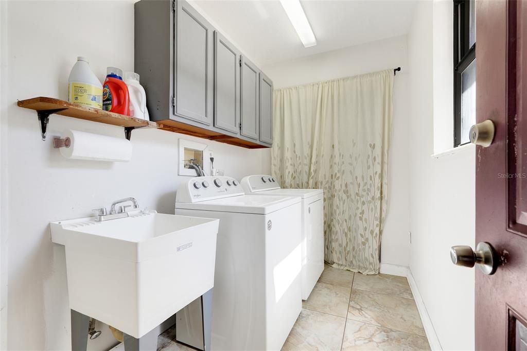 For Sale: $374,900 (2 beds, 2 baths, 1420 Square Feet)