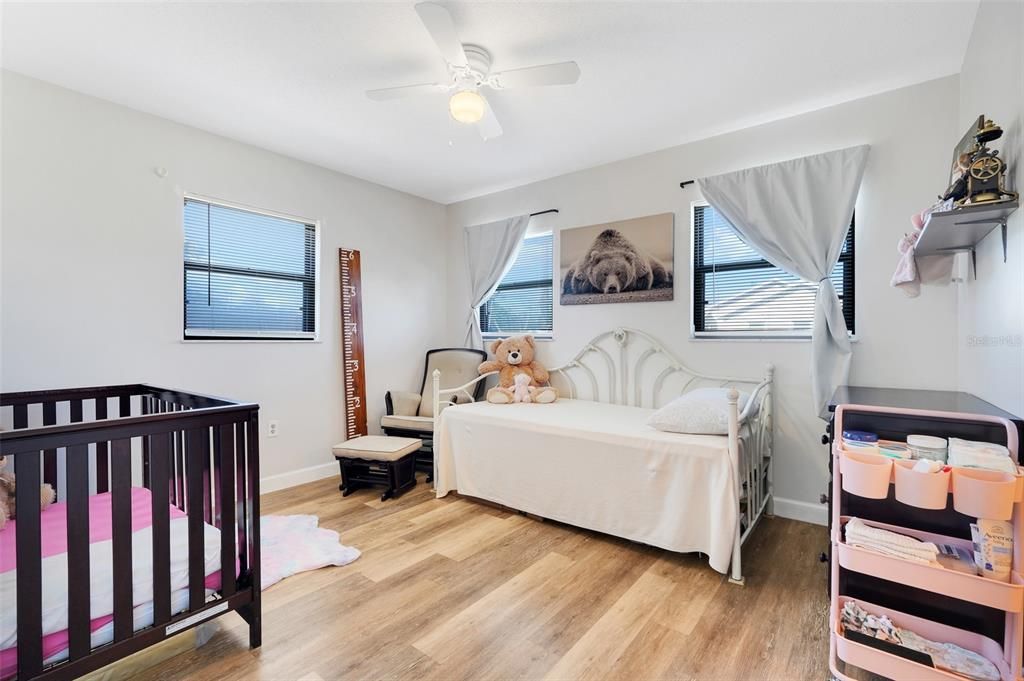 For Sale: $374,900 (2 beds, 2 baths, 1420 Square Feet)