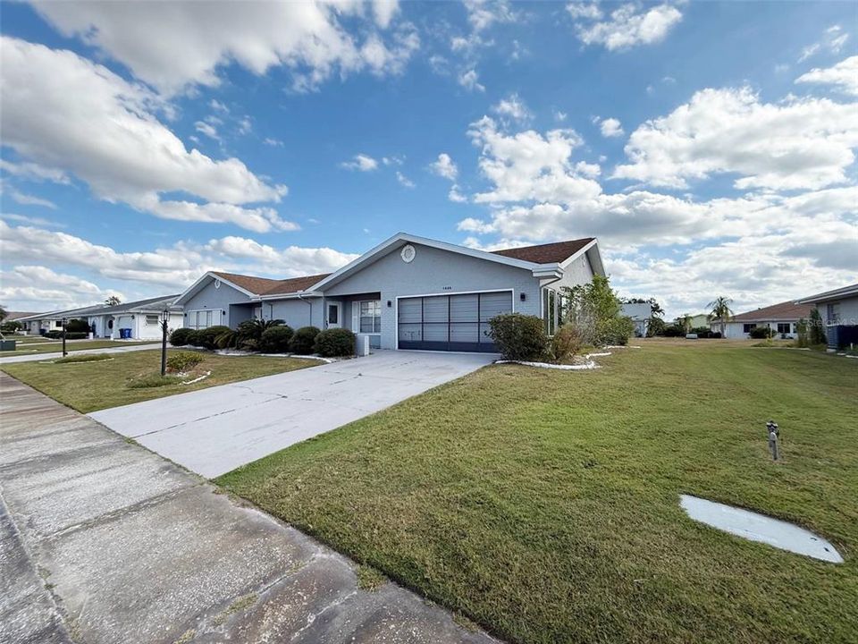 For Sale: $299,900 (2 beds, 2 baths, 1860 Square Feet)