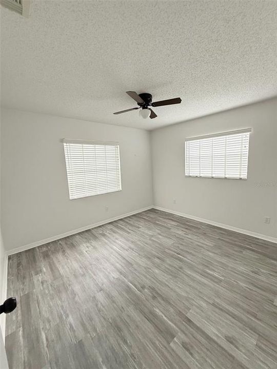 For Sale: $299,900 (2 beds, 2 baths, 1860 Square Feet)