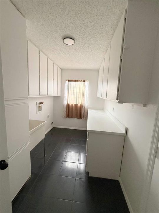 For Sale: $299,900 (2 beds, 2 baths, 1860 Square Feet)