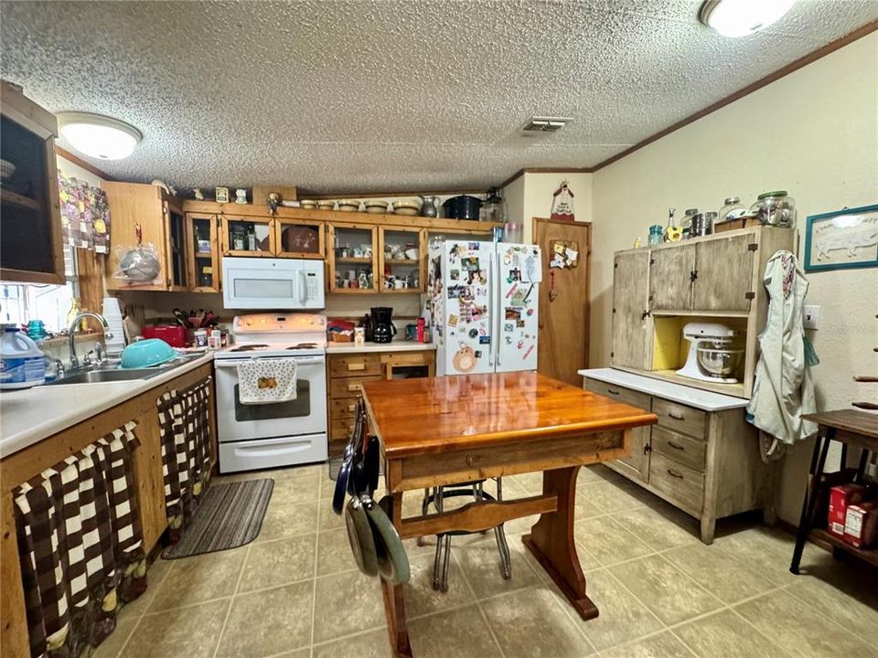 待售: $310,000 (3 贝兹, 2 浴室, 1404 平方英尺)